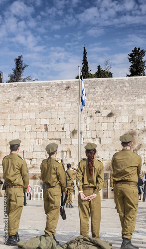 Canvas Print IDF soldiers celebrate their allegiance following a ceremony at the Western Wall