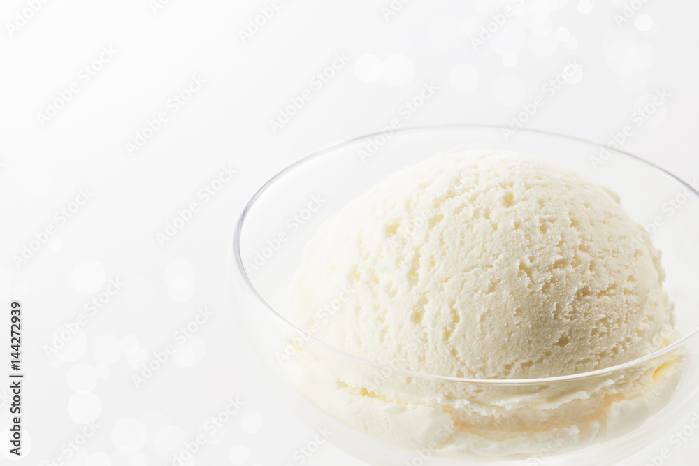 バニラアイス (vanilla ice cream)