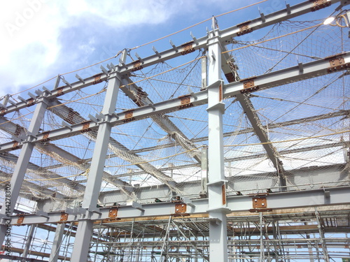 鉄骨造の建築現場