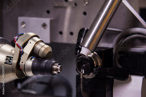 Scientific instruments for chemical physics and crystallography on synchrotron