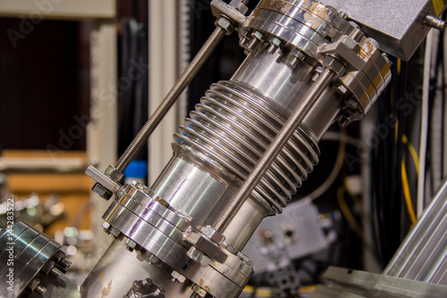 Scientific instruments for chemical physics and crystallography on synchrotron photo