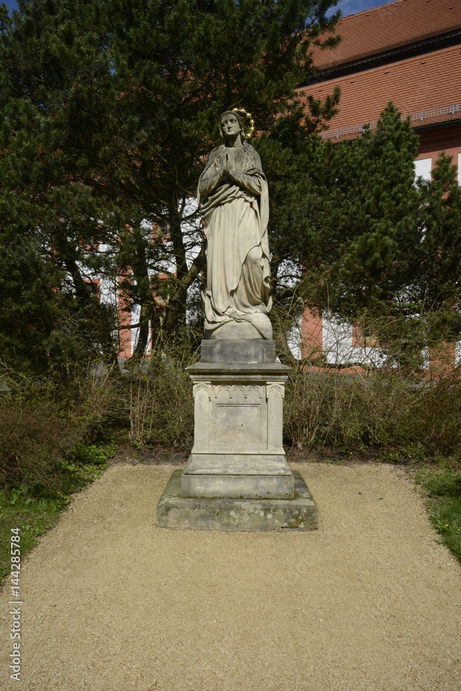 Skulptur im Kloster St. Marienthal in der Oberlausitz