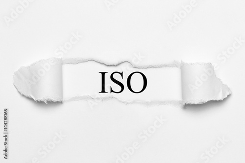 ISO auf weißen gerissenen Papier