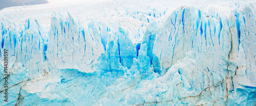 Vertical edge of glacier Perito Moreno © JackF