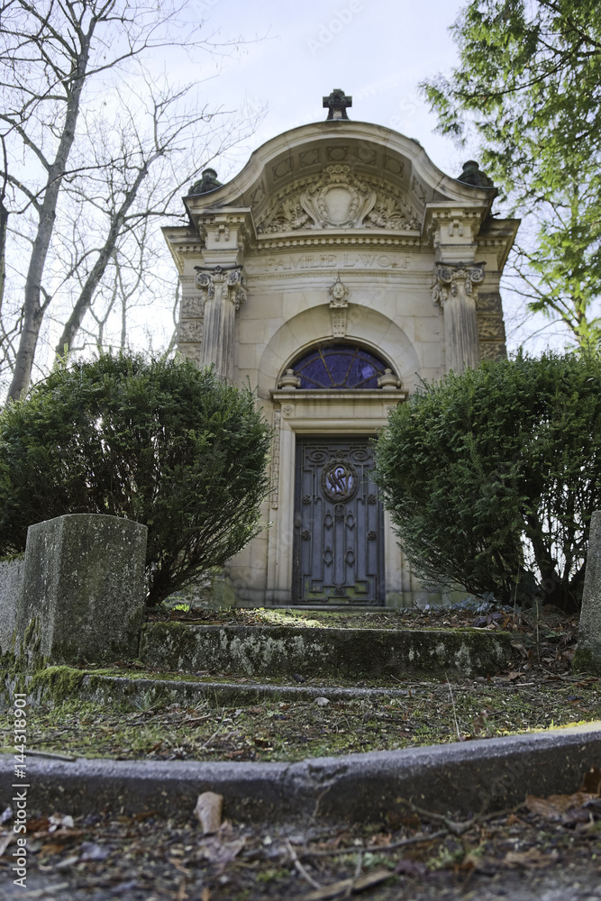 Naklejka premium Gruft auf einem Friedhof in Mainz