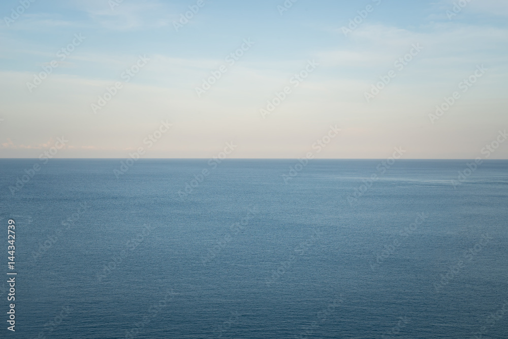 Fototapeta premium blue sea and sky