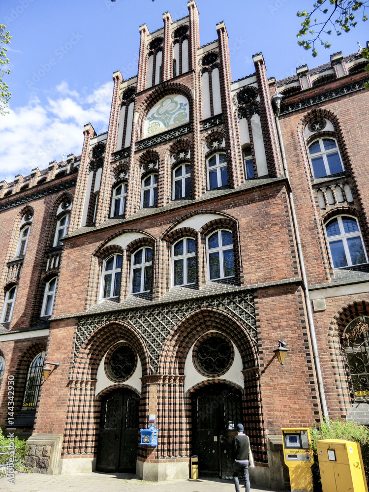 Historisches Postgebäude im Zentrum von Frankfurt an der Oder, Hauotportal