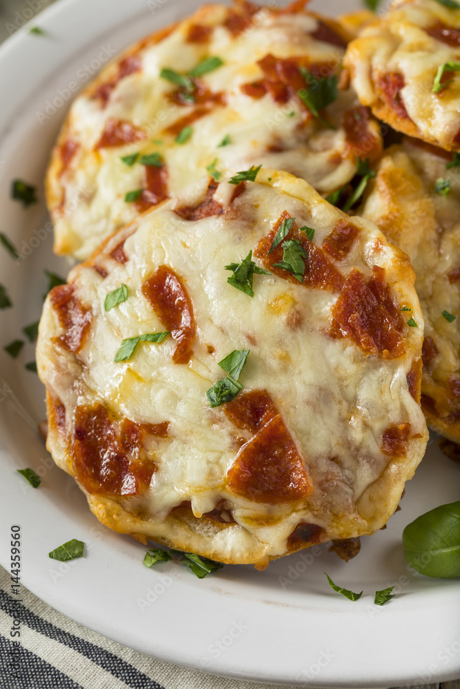 Homemade Pepperoni Mini Pizza Bagels Homemade Pepperoni Mini Pizza Bagels