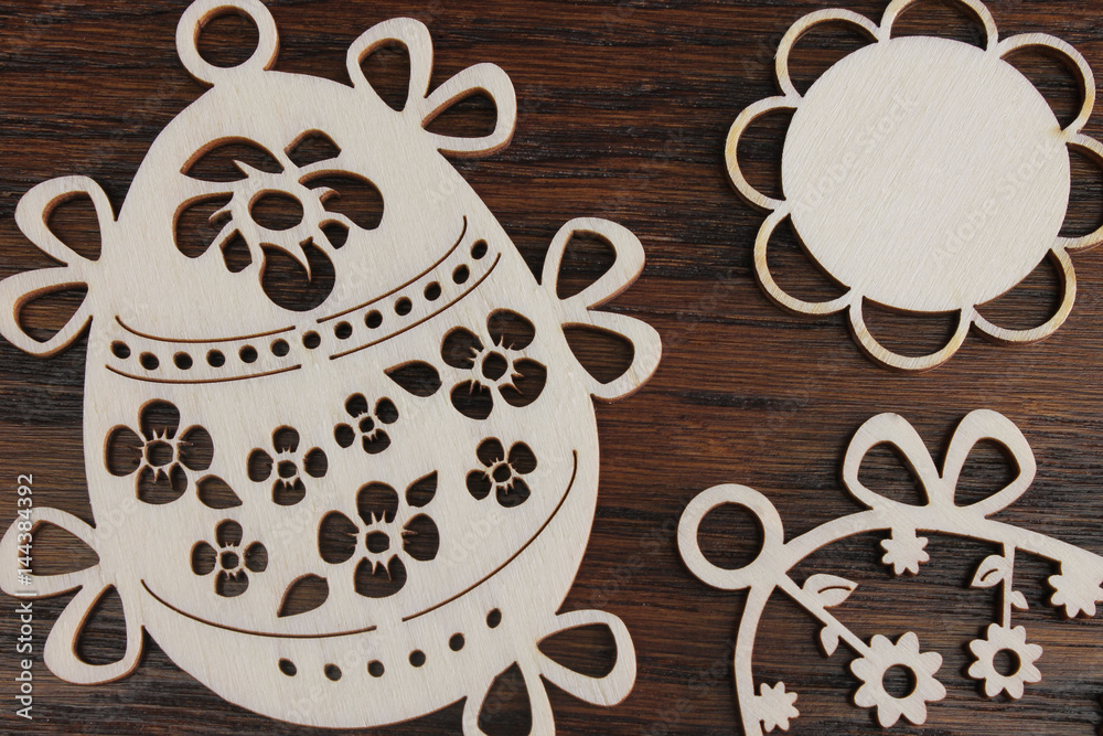 Easter egg with flowers