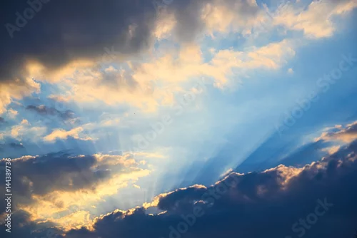 Obraz Zachmurzone niebo. 