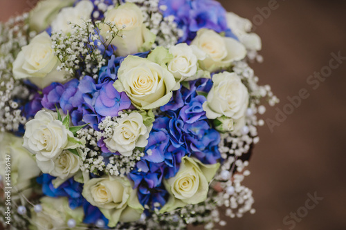 bride bouquet wedding flowers rings