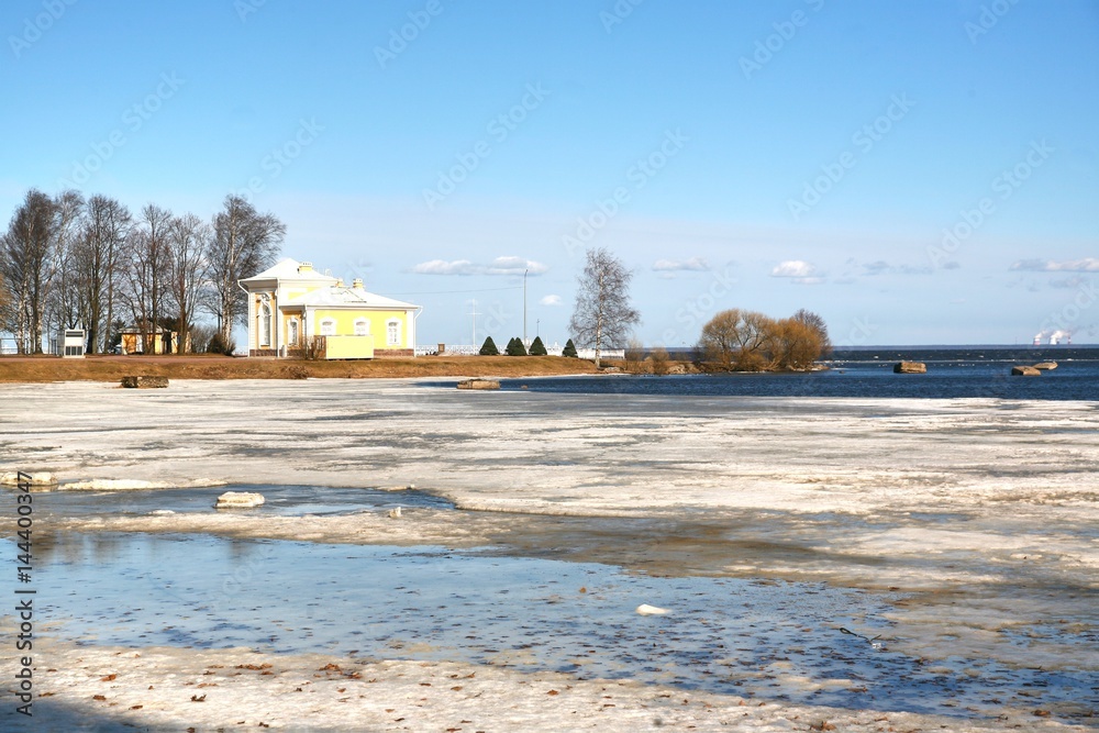    The frozen sea at Baltic Sea in Saint Petersburg , Russia