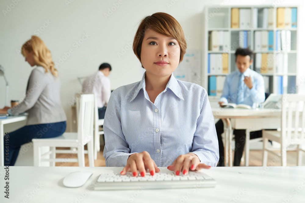 Obraz premium Female business executive