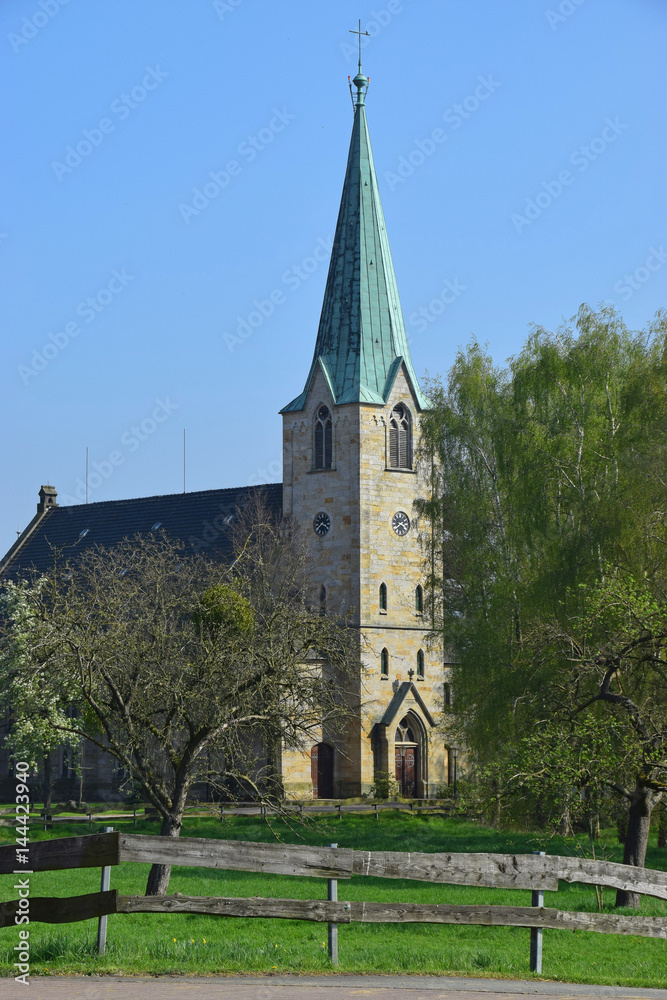 Neogotische Dorfkirche Vehlen