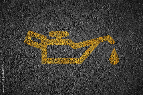 Tapety artystyczne Oil change on asphalt