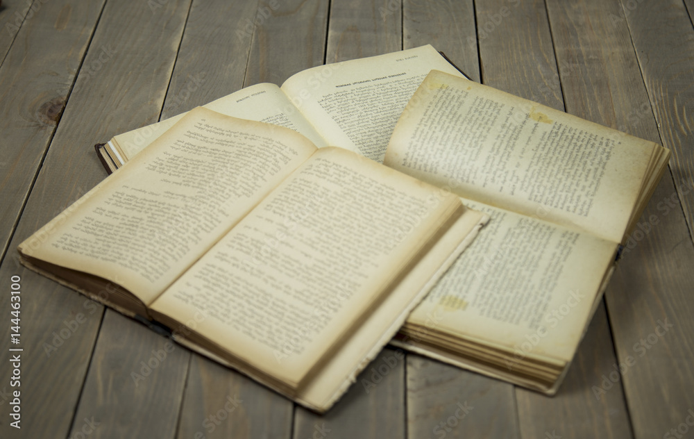 Obraz premium old book on wood