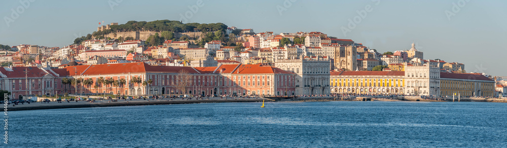 Vue générale de Lisbonne et du Tage