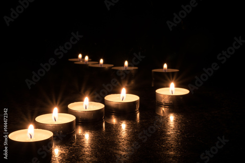 Kerzen Wellness zur Beleuchtung und Entspannung in Spa un Massage