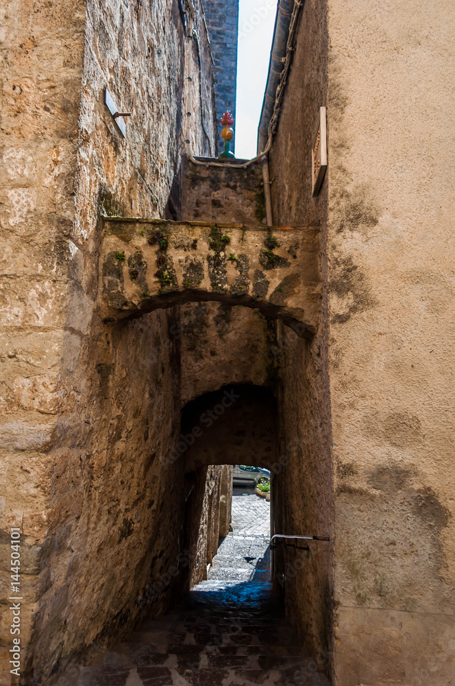 Obraz premium Saint-Guilhem-le-Désert, Occitanie, France.