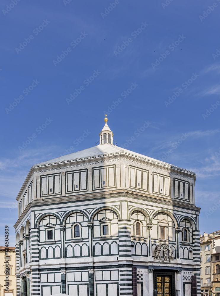 Obraz premium Beautiful view of the famous Baptistery of San Giovanni in front of the cathedral of Santa Maria del Fiore, Florence, Italy