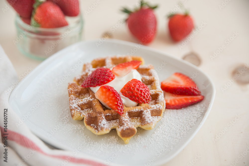 Waffeln mit Beeren Waffeln mit Beeren