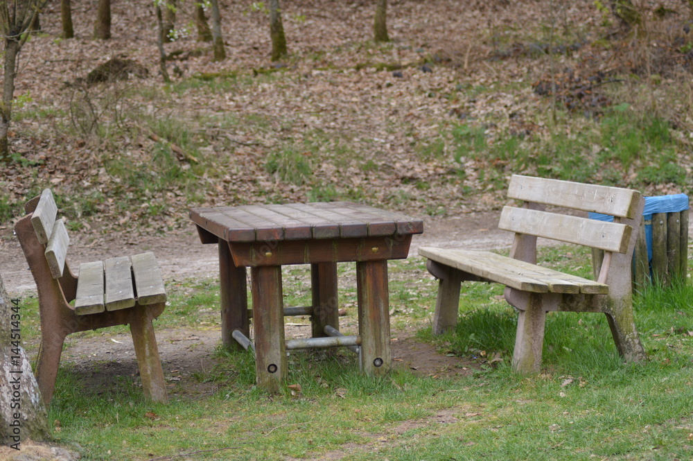Sitzgruppe am Wanderweg Sitzgruppe am Wanderweg