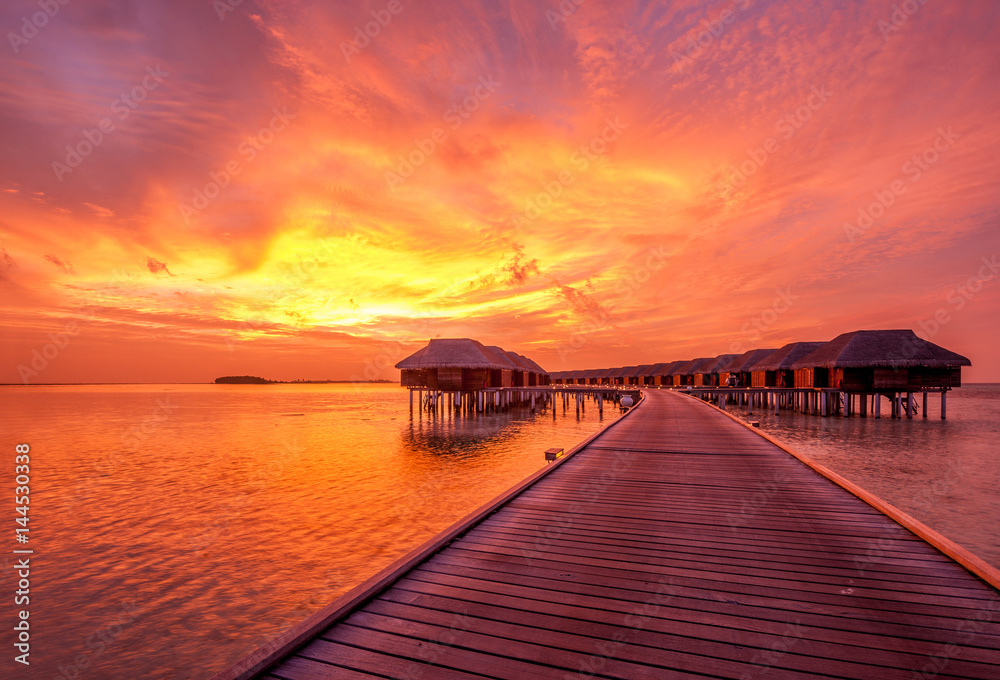 Fototapeta premium Sunset at Maldivian beach