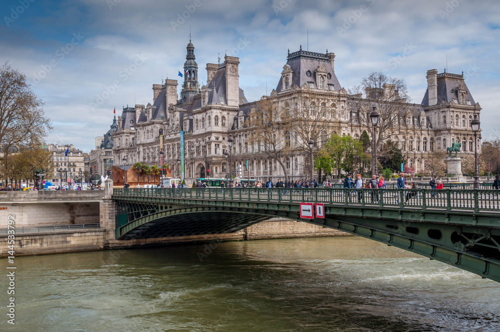 Mairie de Paris vue du pont d'Arcole