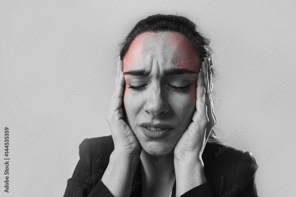 Φωτογραφία business woman in office suit suffering migraine pain and strong headache