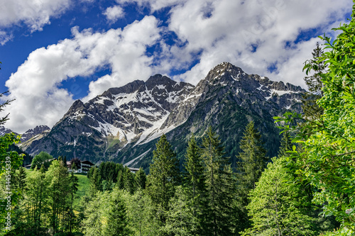 Bergmassiv in den Alpen