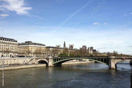 Paris, Seine and Louvre © wayne