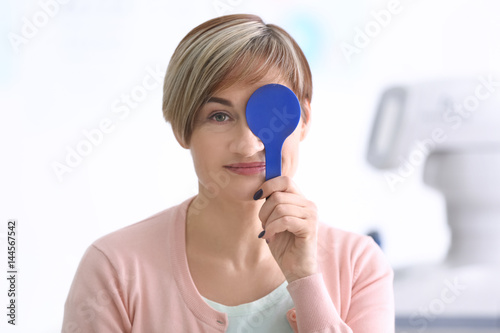 Mature woman in ophthalmolo...