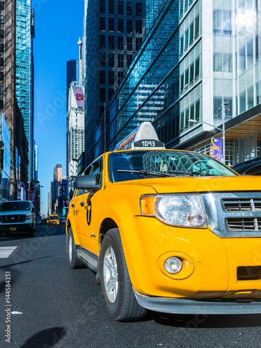 Valokuva yellow cab in New York