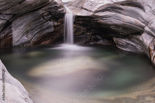 Wasserfall im Verzascatal photo