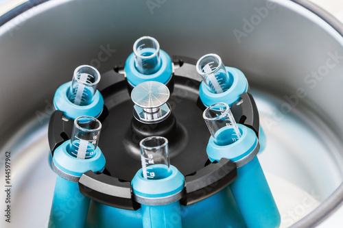 Fotografie Medical device centrifuge for mixing in the laboratory