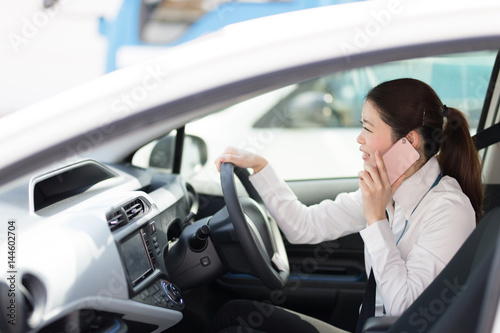 自動車・女性