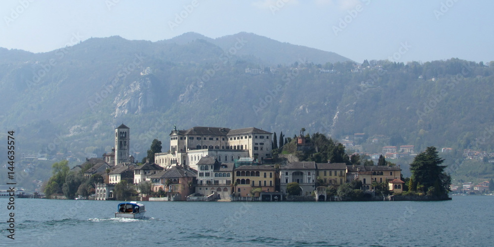 Isola di San Giulio sul Lago d'Orta