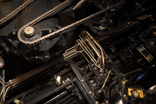 Timing chain of an industrial mechanism © Sved Oliver