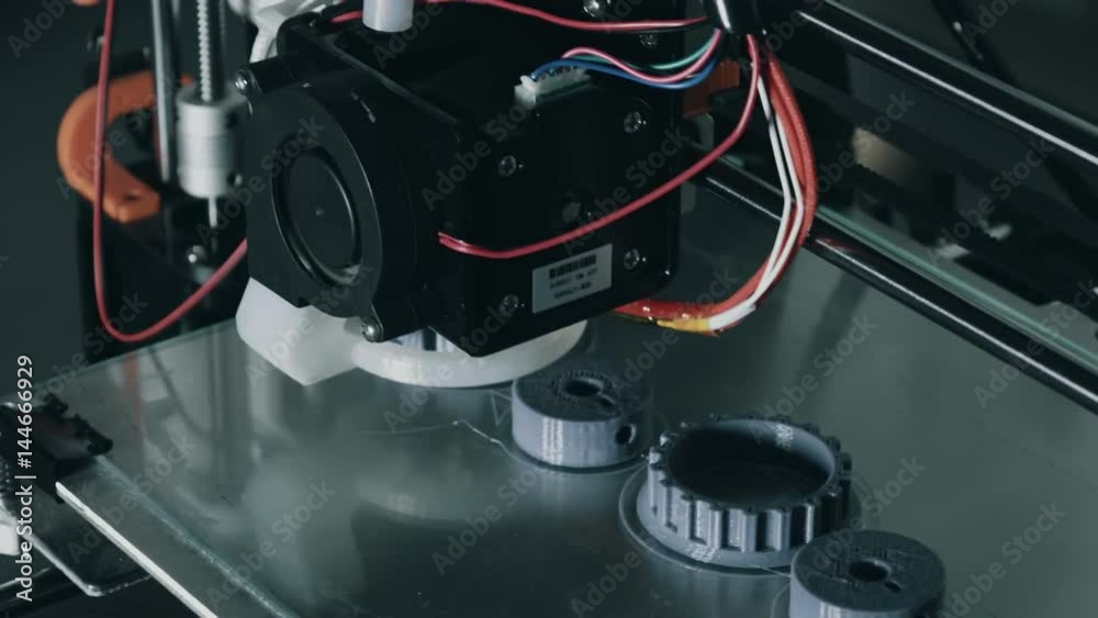 3D printer printing cu on the process and its parts 3D printer printing cu on the process and its parts