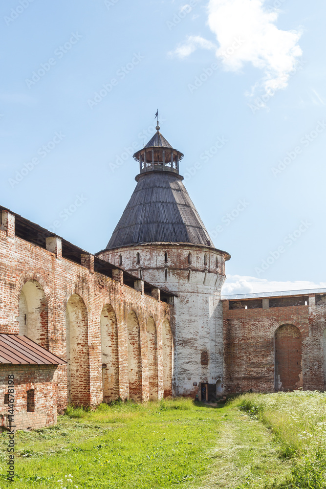 Северо-восточная башня Борисоглебского монастыря
