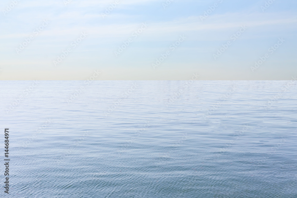 Obraz premium Sea water and blue sky background with copy space and abstract.