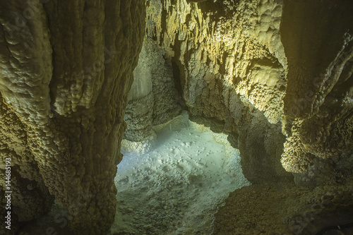 Fototapeta Naklejka Na Ścianę i Meble -  Tropfsteinhöhle - Höllgrotte bei Baar, Zug, Schweiz