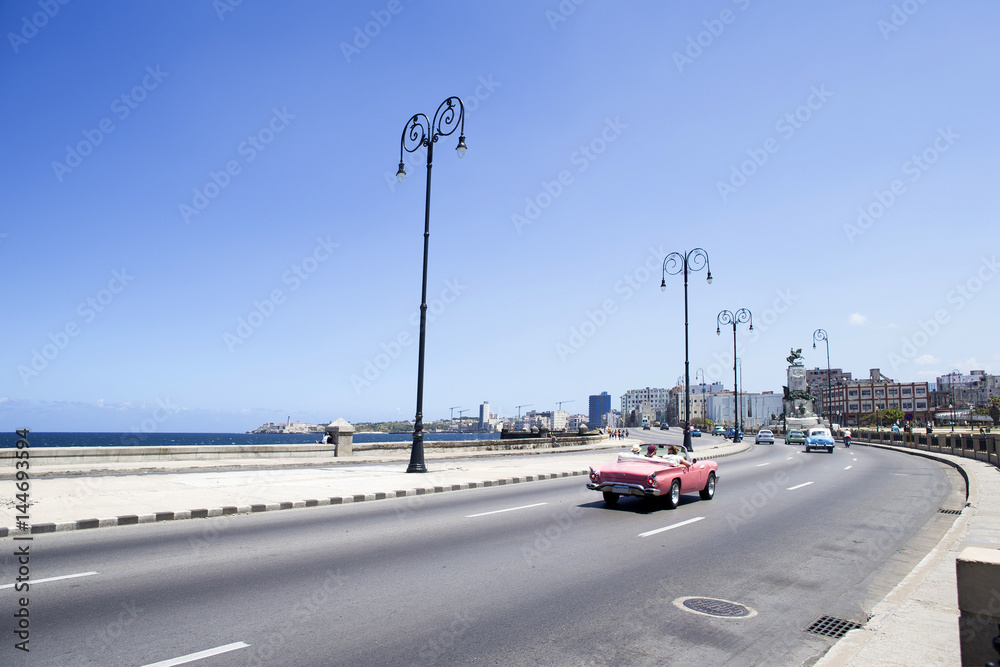 キューバ ハバナの街並み マレコン通り Stock 写真 Adobe Stock