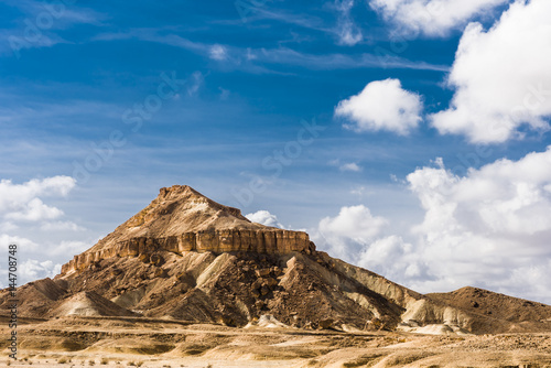 Гора в пустыне Негев