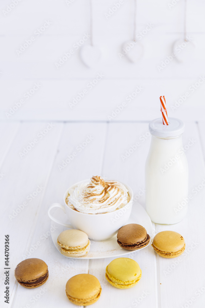 Fototapeta premium Coffe and macaroons