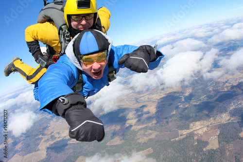 Tandem skydiving