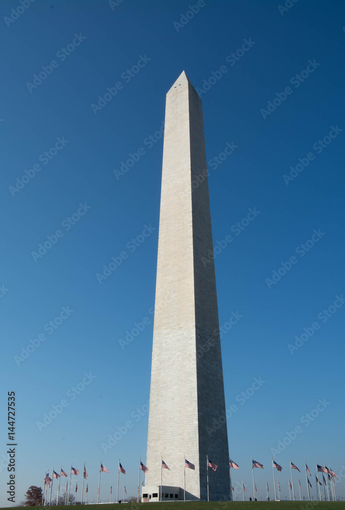Washington Monument under blue sky