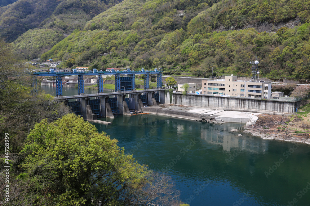 徳島県三好市　池田ダム