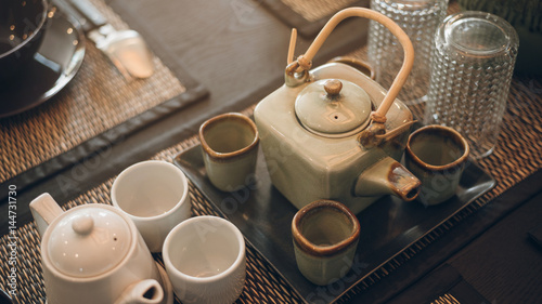 Tableau sur toile tea-set on table