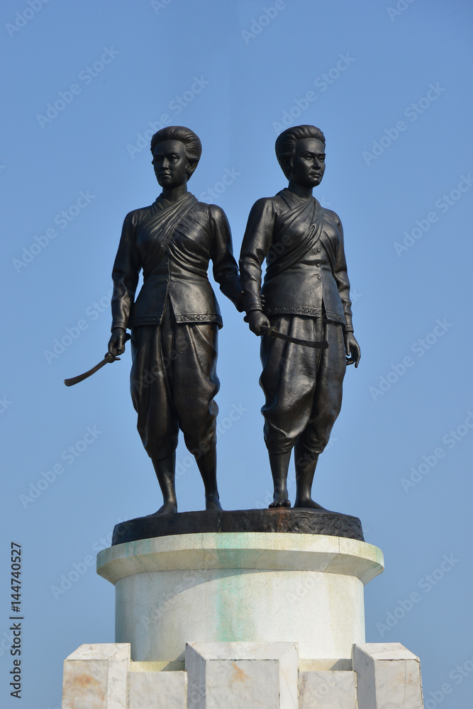 Fototapeta premium Two Heroines Monument is a memorial statue of the heroines Thao Thep Kasattri and Thao Sri Sunthon, who rallied islanders in 1785 to repel Burmese invaders.